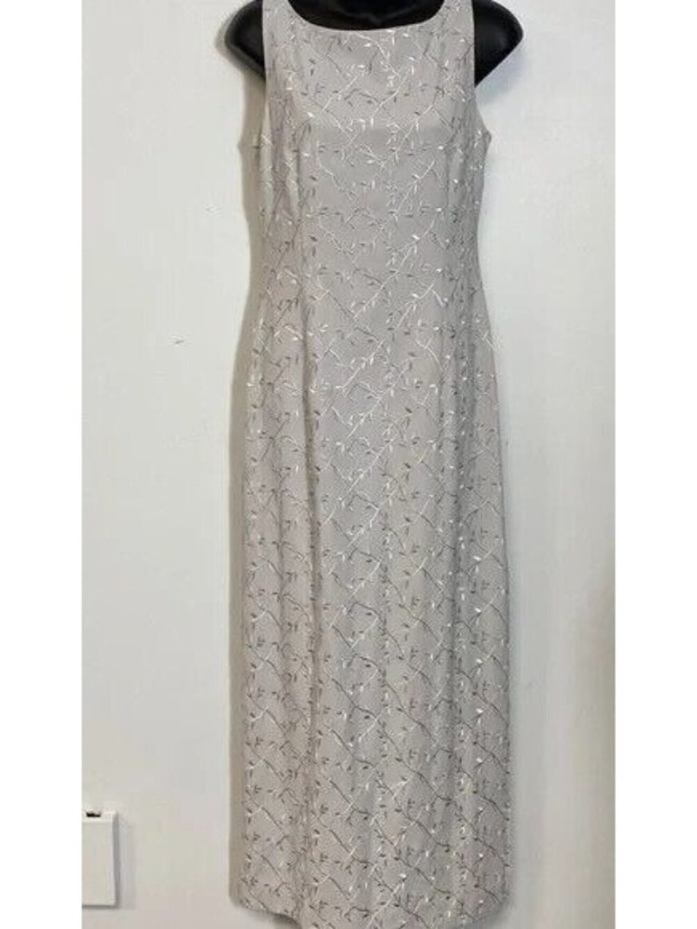 Nicole Miller Beige Embroidered Formal Maxi Dress Sleeveless Side Slit Size 6
